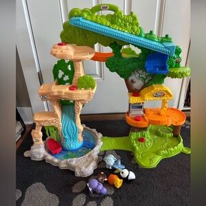 Fisher Price Little People Share and Care Safari
Great working condition